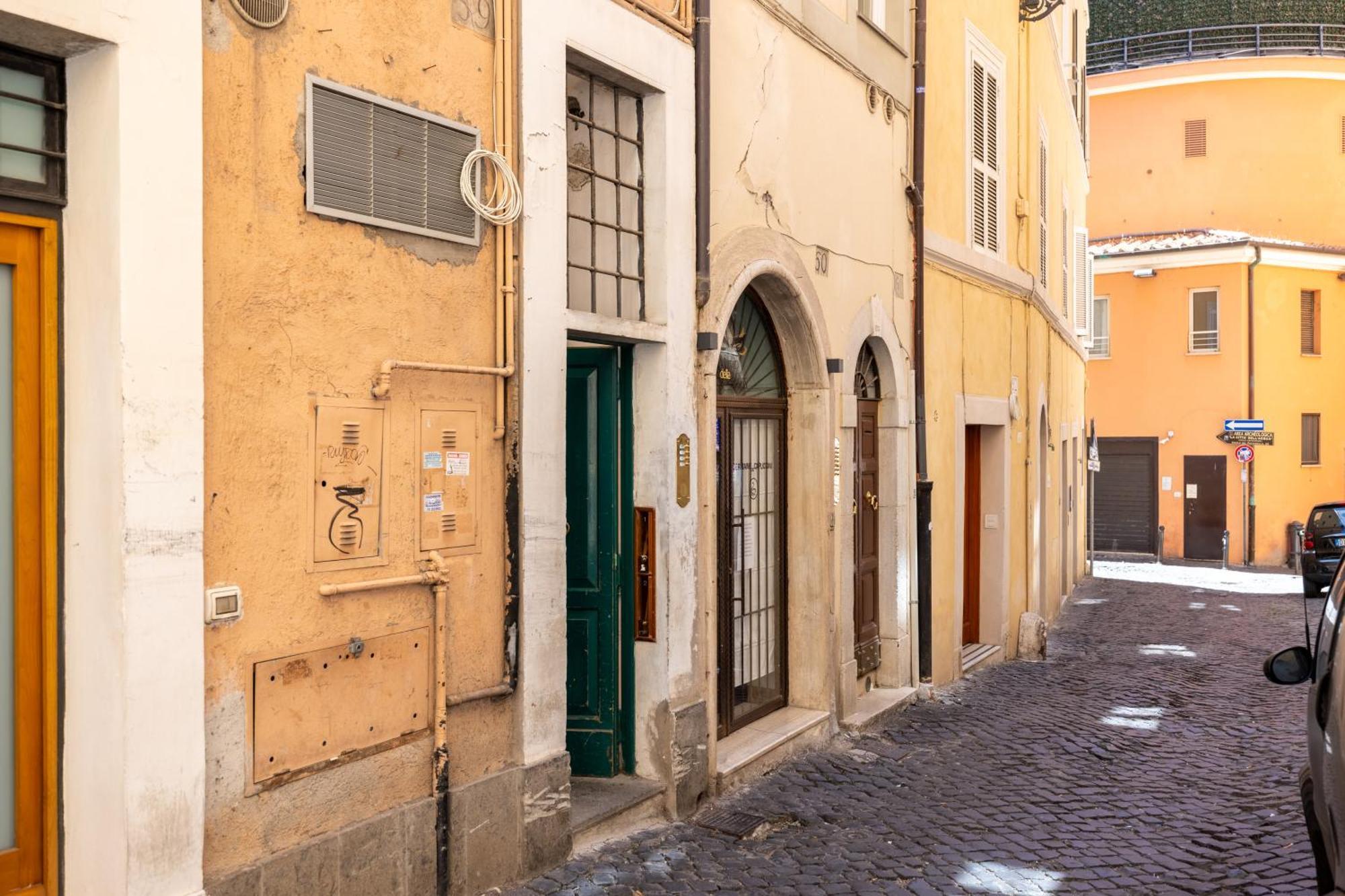 Suite Trevi - Charming Loft Near Trevi Fountain Rzym Zewnętrze zdjęcie